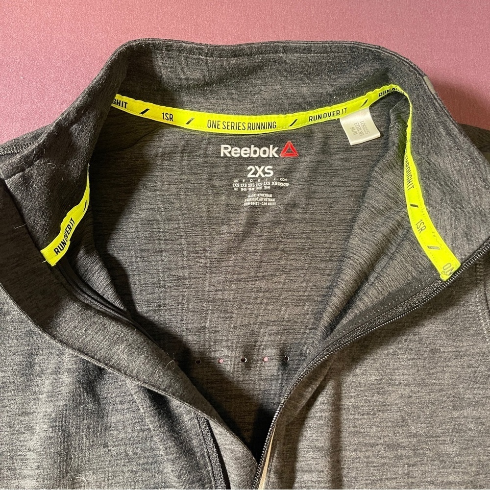 Reebok One Series Long Sleeve 1/2 Zip Running Sweatshirt Dark Gray 2XS (15" P2P) - Picture 5 of 8